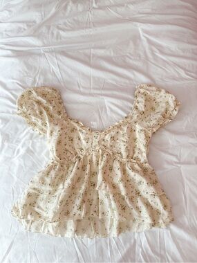Altar’d State Cream Floral Puff Sleeve Babydoll Blouse Size Medium